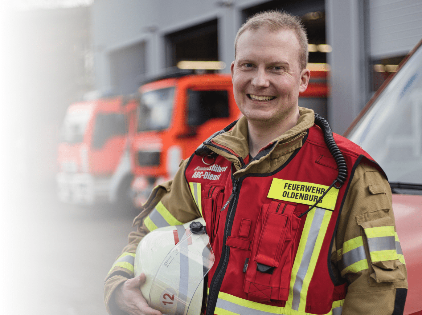 Markus Root in firefighter gear at Feuerwehr Oldenburg